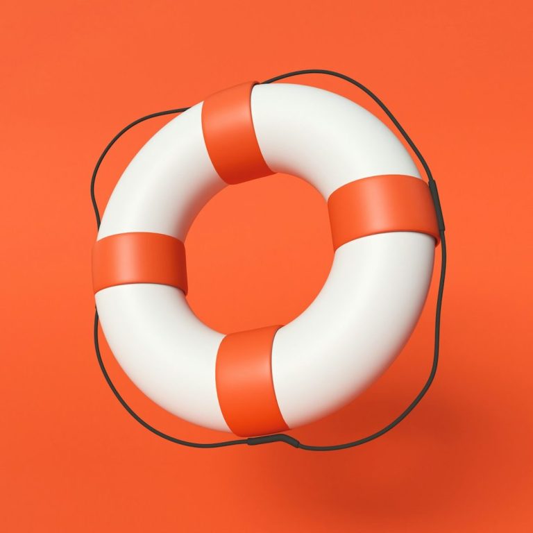 Rettungsring Rettungsring auf orangefarbenem Hintergrund.